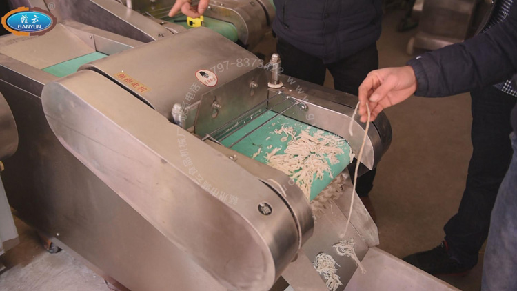 一條長(zhǎng)長(zhǎng)的豆粑絲